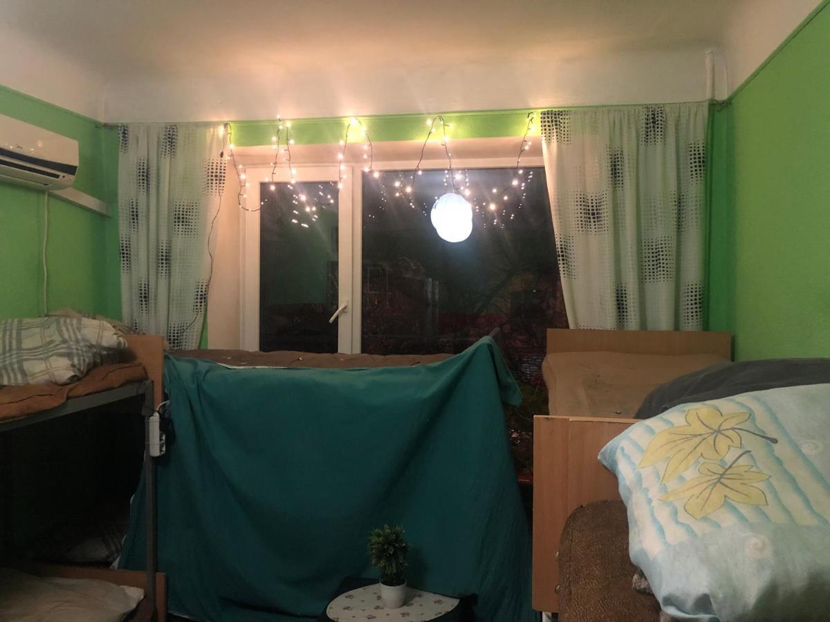 Хостел Hikkaduwa Hostel Киев Экстерьер фото