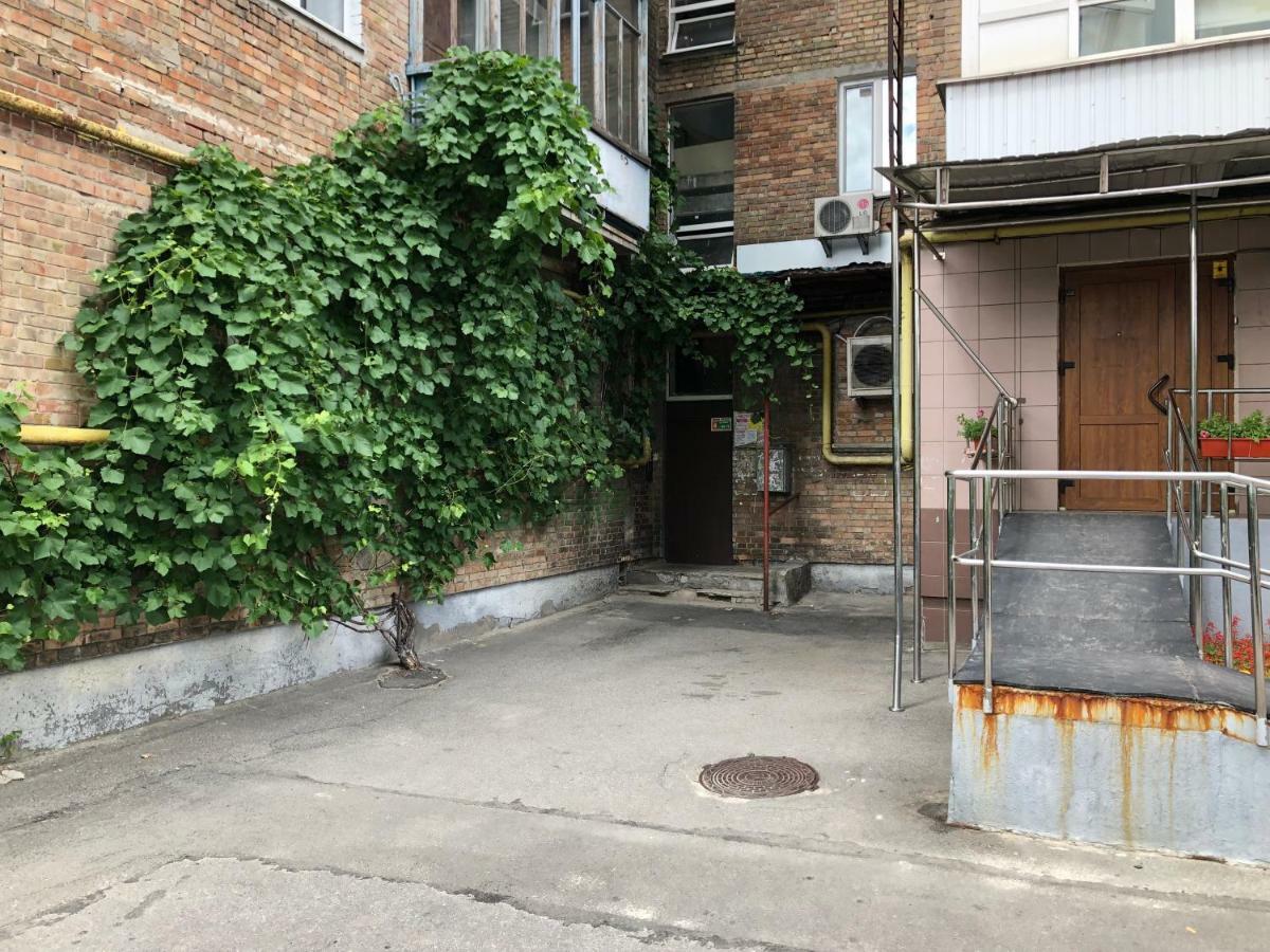 Хостел Hikkaduwa Hostel Киев Экстерьер фото